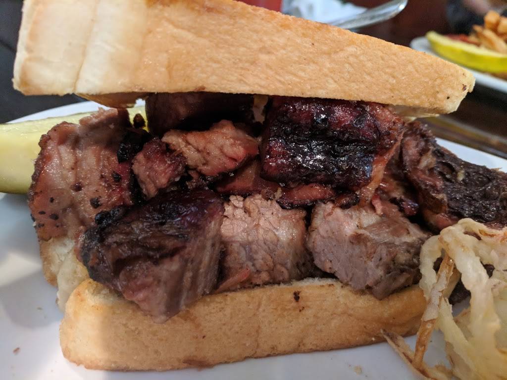 Big Ls BBQ | restaurant | 2 W Amity St, Louisburg, KS 66053, USA | 9138375361 OR +1 913-837-5361