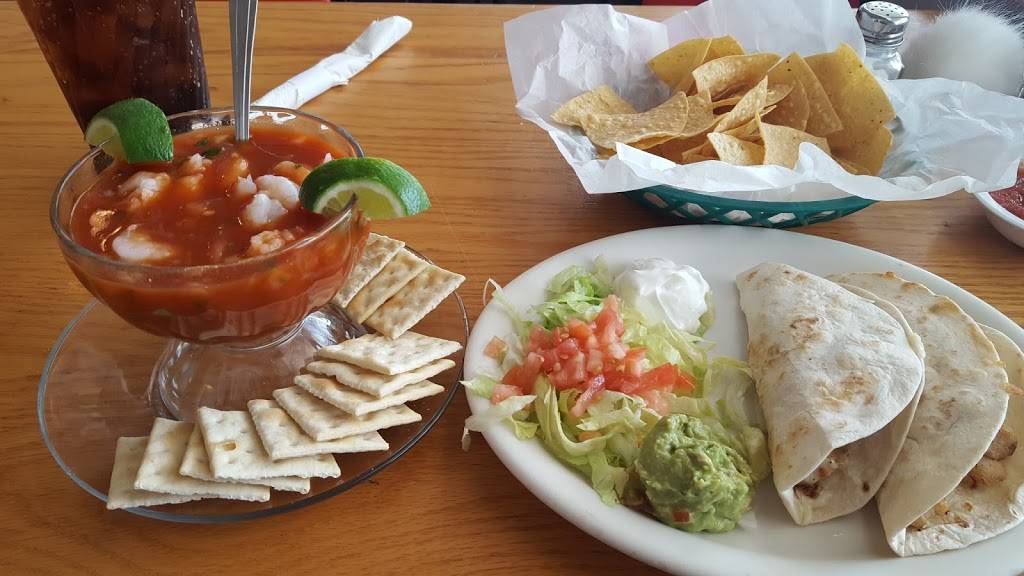 Julios Mexican Restaurant | restaurant | 115 S Weatherford St, Chico, TX 76431, USA | 9406442165 OR +1 940-644-2165