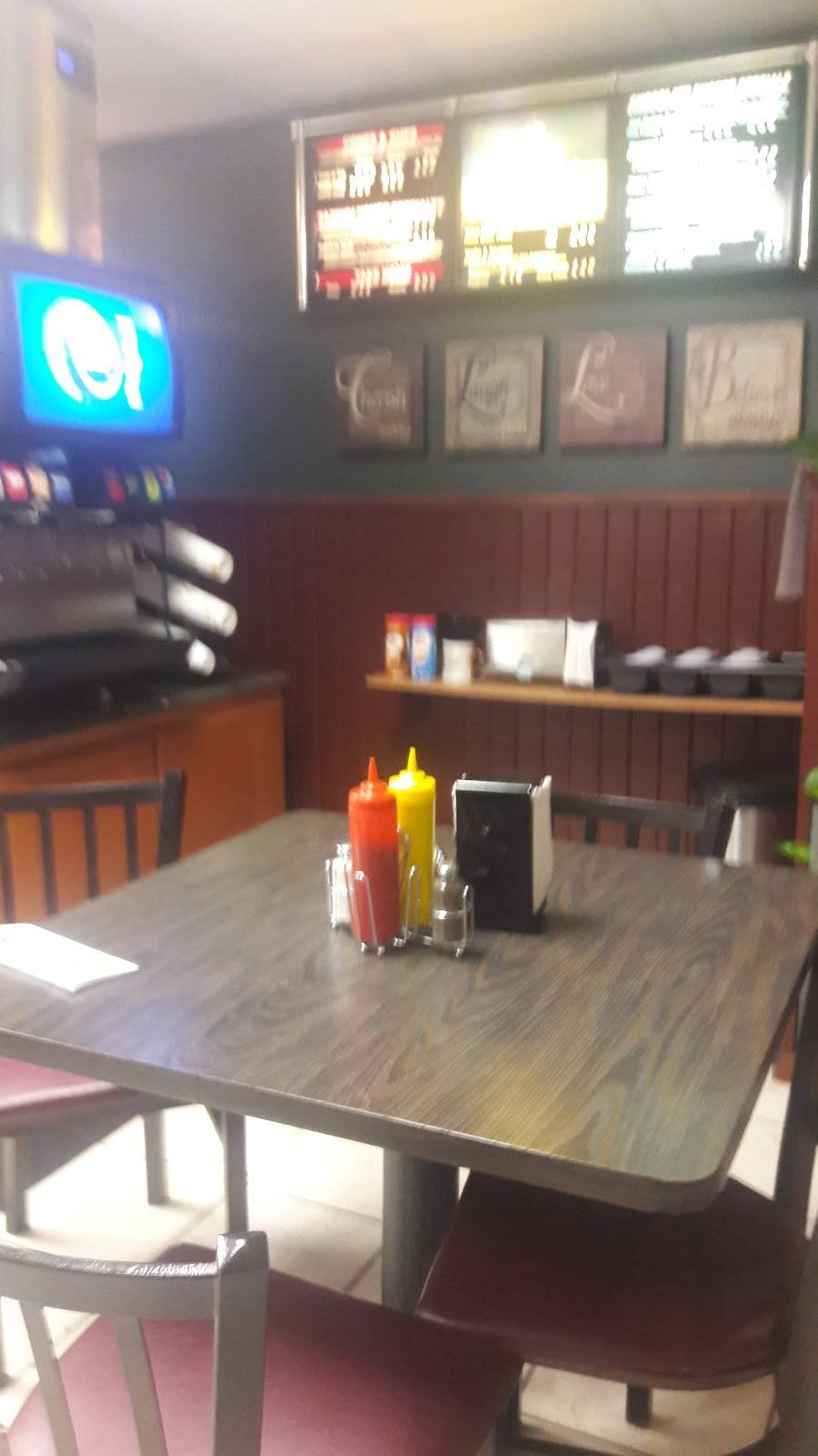 Zazing Primo Pizza-Chicken | restaurant | 205 N Main St, North Prairie, WI 53153, USA | 2623928012 OR +1 262-392-8012