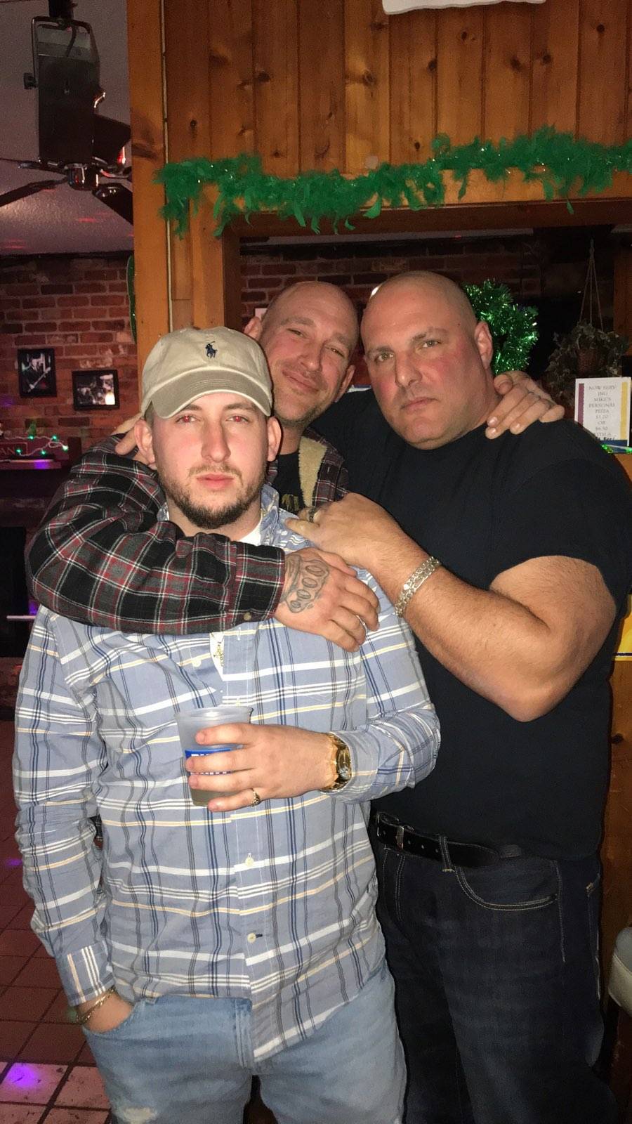 Reruns Bar & Grill | restaurant | 541 Main St, West Haven, CT 06516, USA | 2039318243 OR +1 203-931-8243