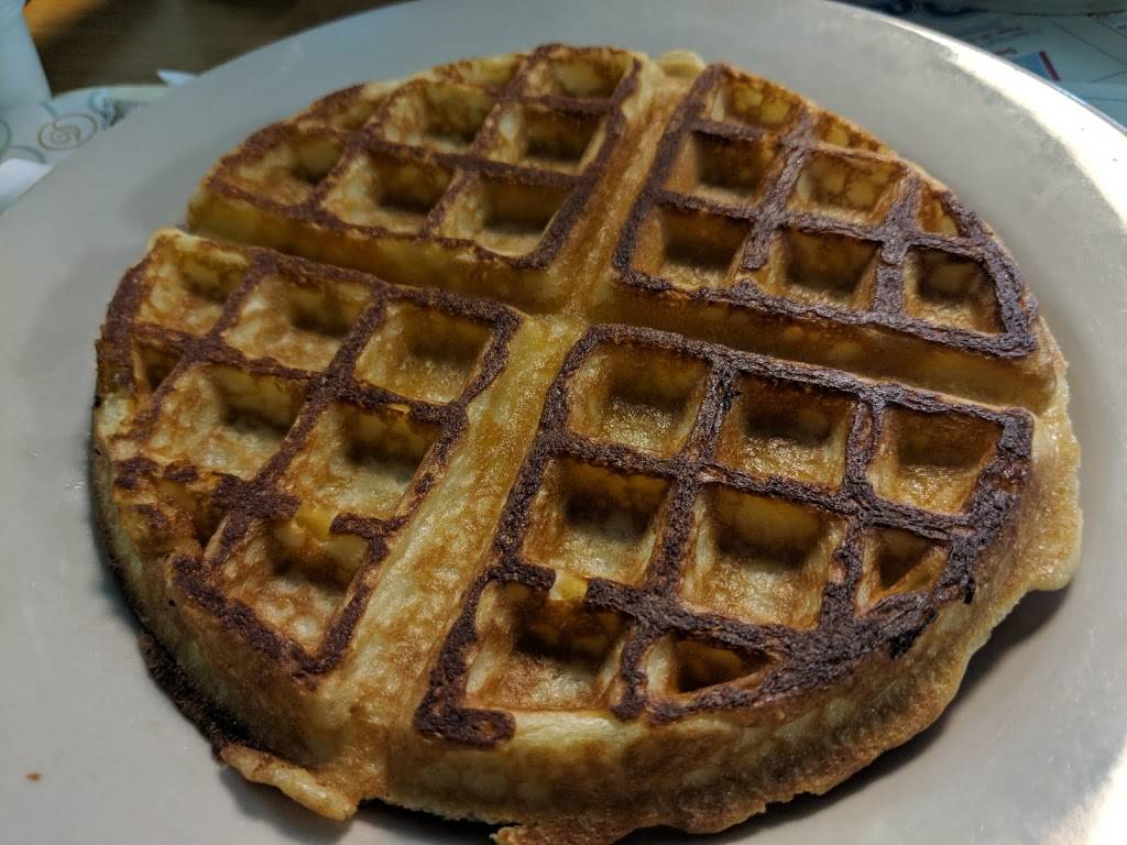 Happy Days Diner | restaurant | 67 Mill St, Auburn, ME 04210, USA | 2077831800 OR +1 207-783-1800