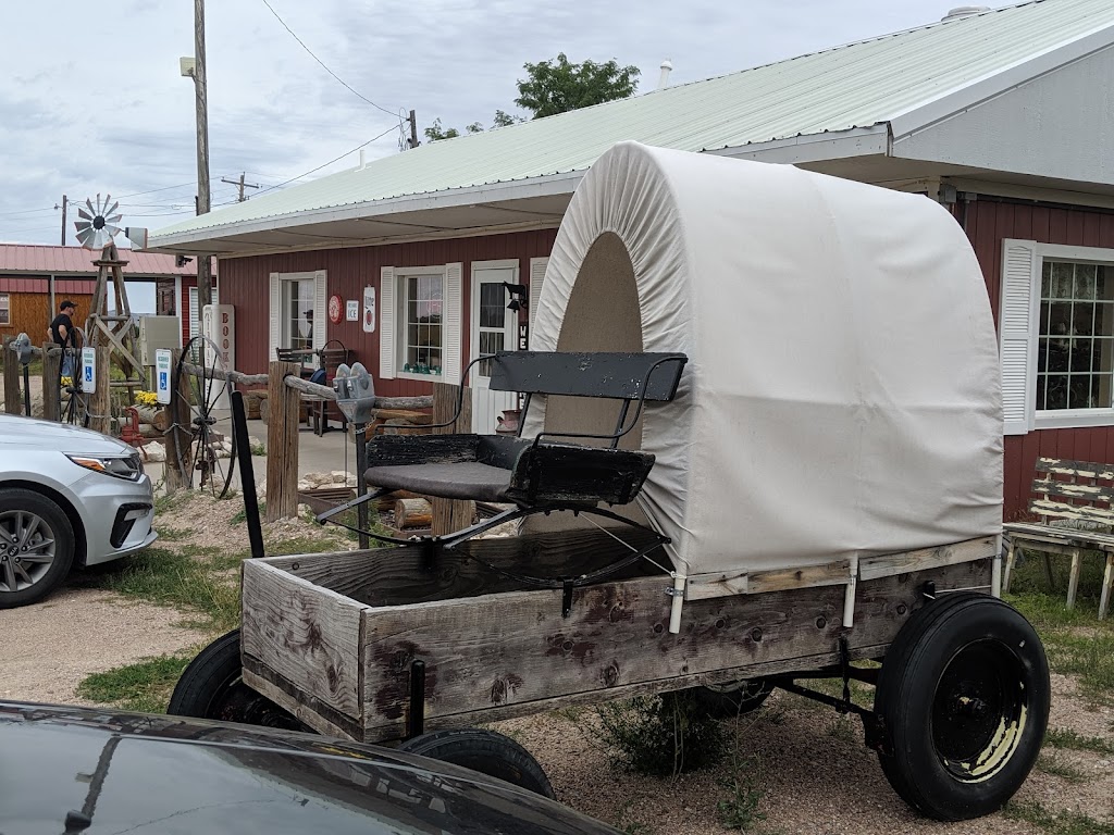 Laura Lees Double L Country Store | restaurant | 2213 NE-71, Harrisburg, NE 69345, USA | 3082412266 OR +1 308-241-2266