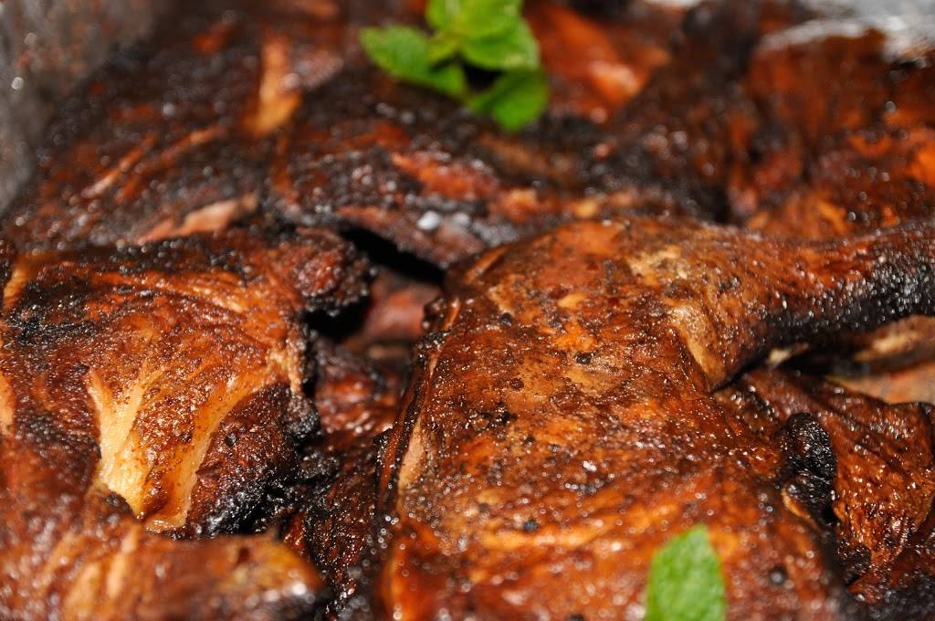 Lil Red Takeout & Catering | restaurant | 4225 Rainier Ave S, Seattle, WA 98118, USA | 2067602931 OR +1 206-760-2931