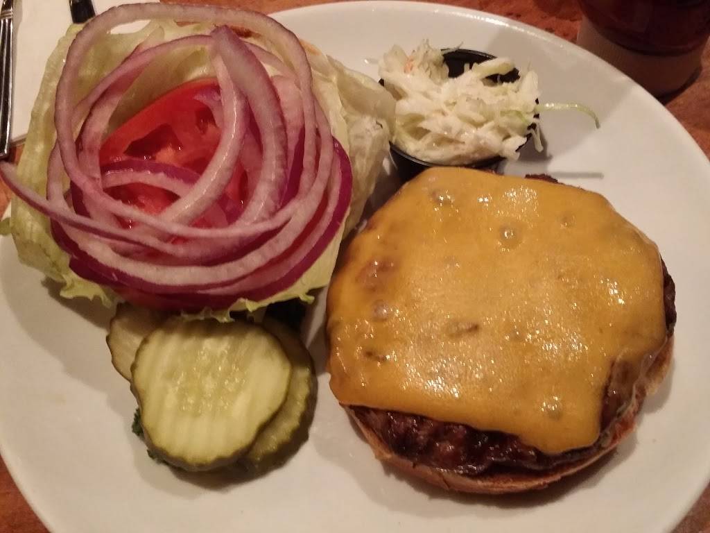 Burger Bar at Gallos | restaurant | 3013, 8101, Roosevelt Blvd, Philadelphia, PA 19152, USA | 2153330484 OR +1 215-333-0484