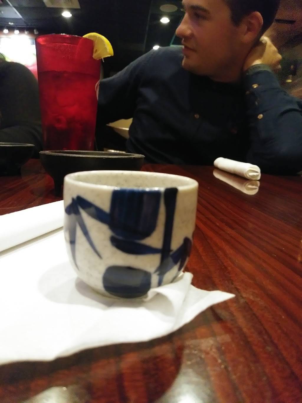 Umi Japanese Steakhouse & Sushi Bar | restaurant | 1721 US-45 #1, Columbus, MS 39705, USA | 6625704769 OR +1 662-570-4769