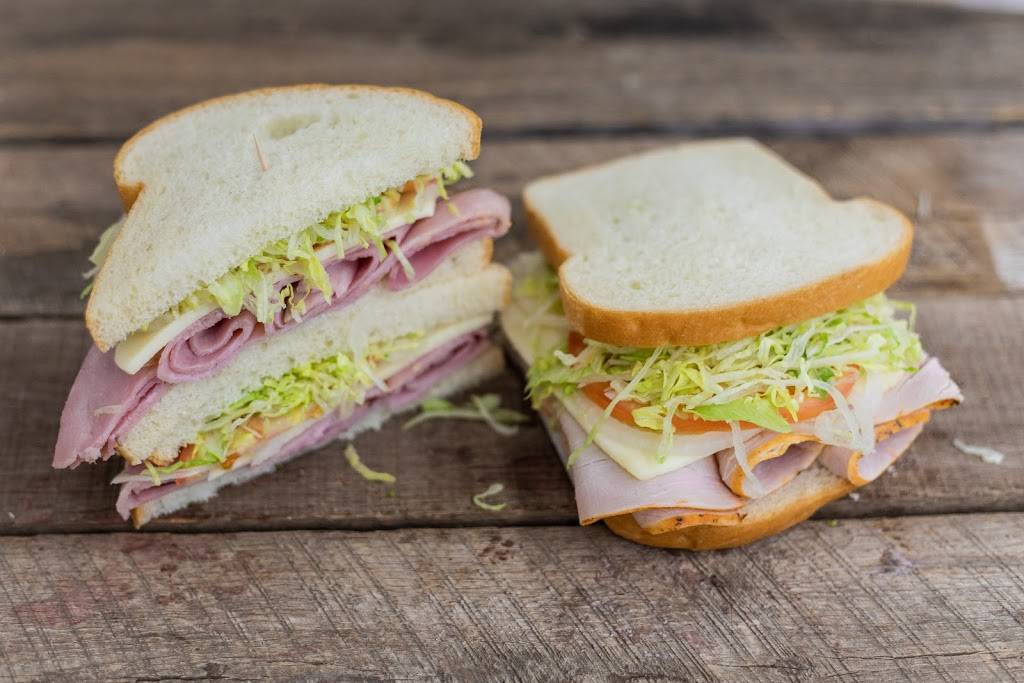 Adas Country Store and Cafe | bakery | 9653 US-45, Bethel Springs, TN 38315, USA | 7319349310 OR +1 731-934-9310