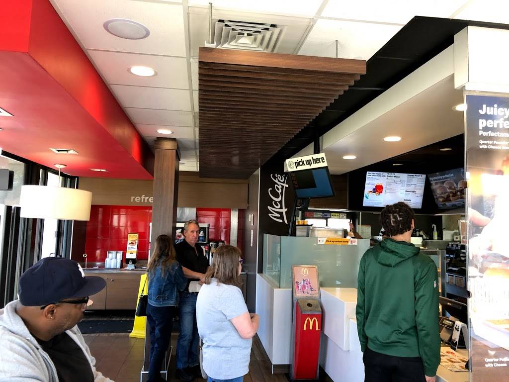 McDonalds | cafe | 701 Clearview Pkwy, Metairie, LA 70001, USA | 5048285266 OR +1 504-828-5266