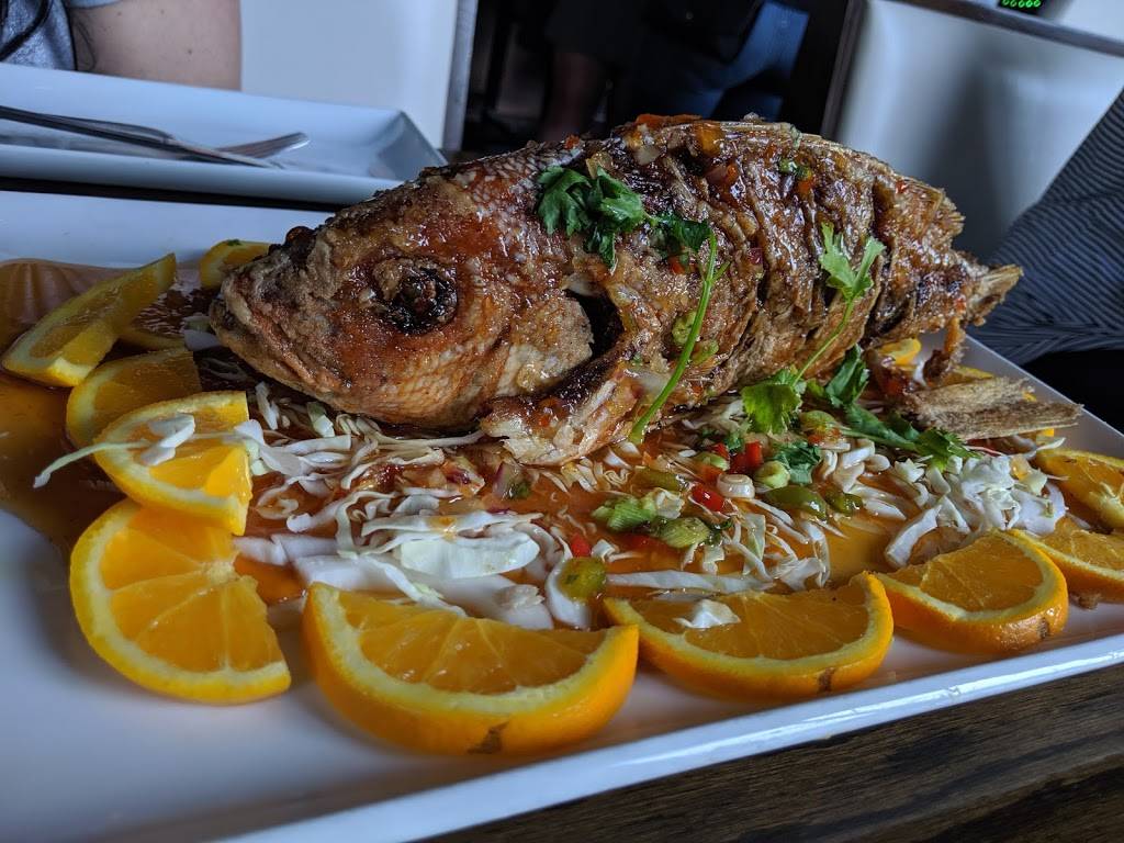 Wakame Sushi & Asian Bistro | restaurant | 3070 Excelsior Blvd, Minneapolis, MN 55416, USA | 6128862484 OR +1 612-886-2484