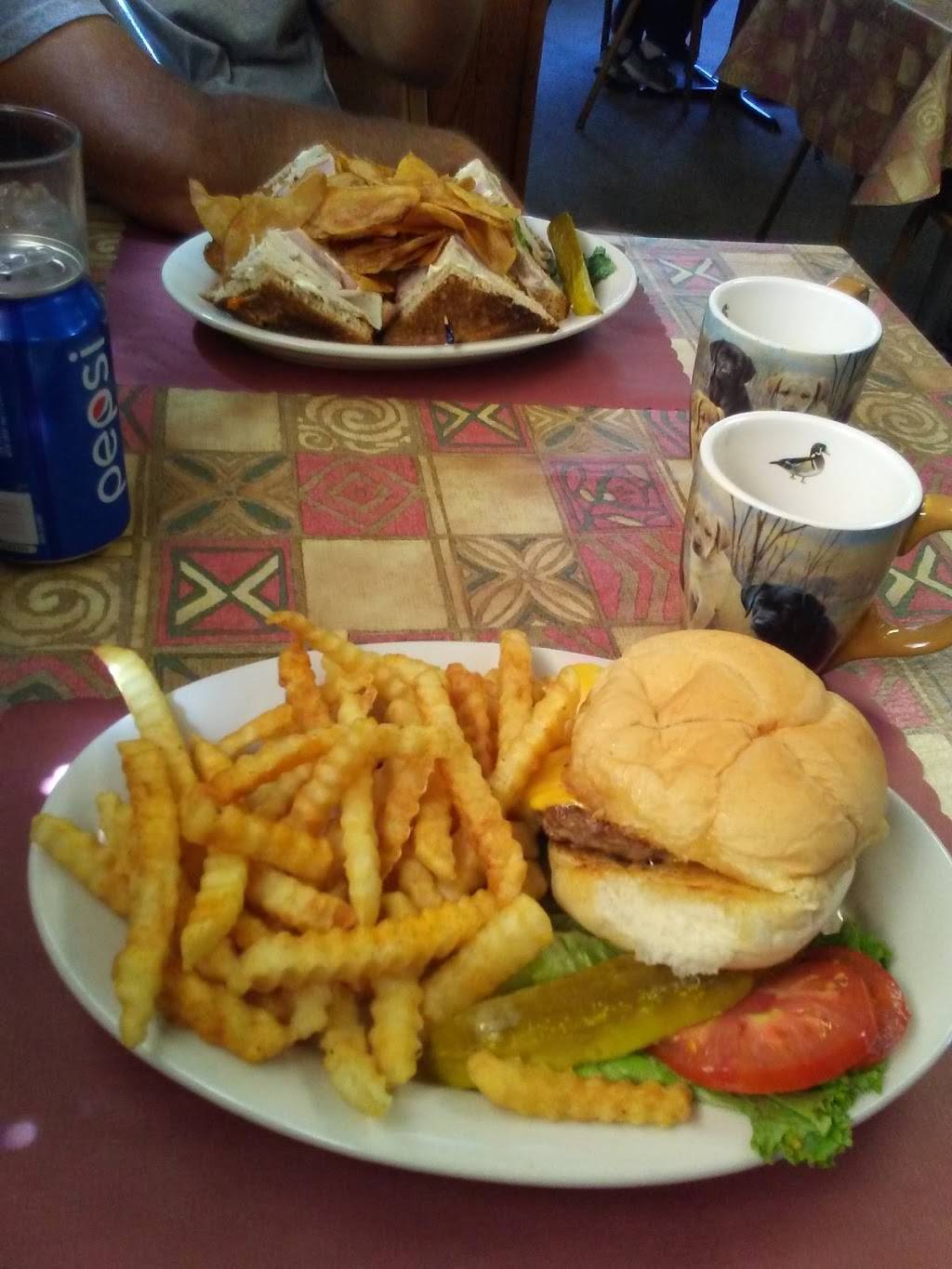 Jillians Family Restaurant | restaurant | 109-131 E Water St, Princeton, WI 54968, USA | 9202953660 OR +1 920-295-3660