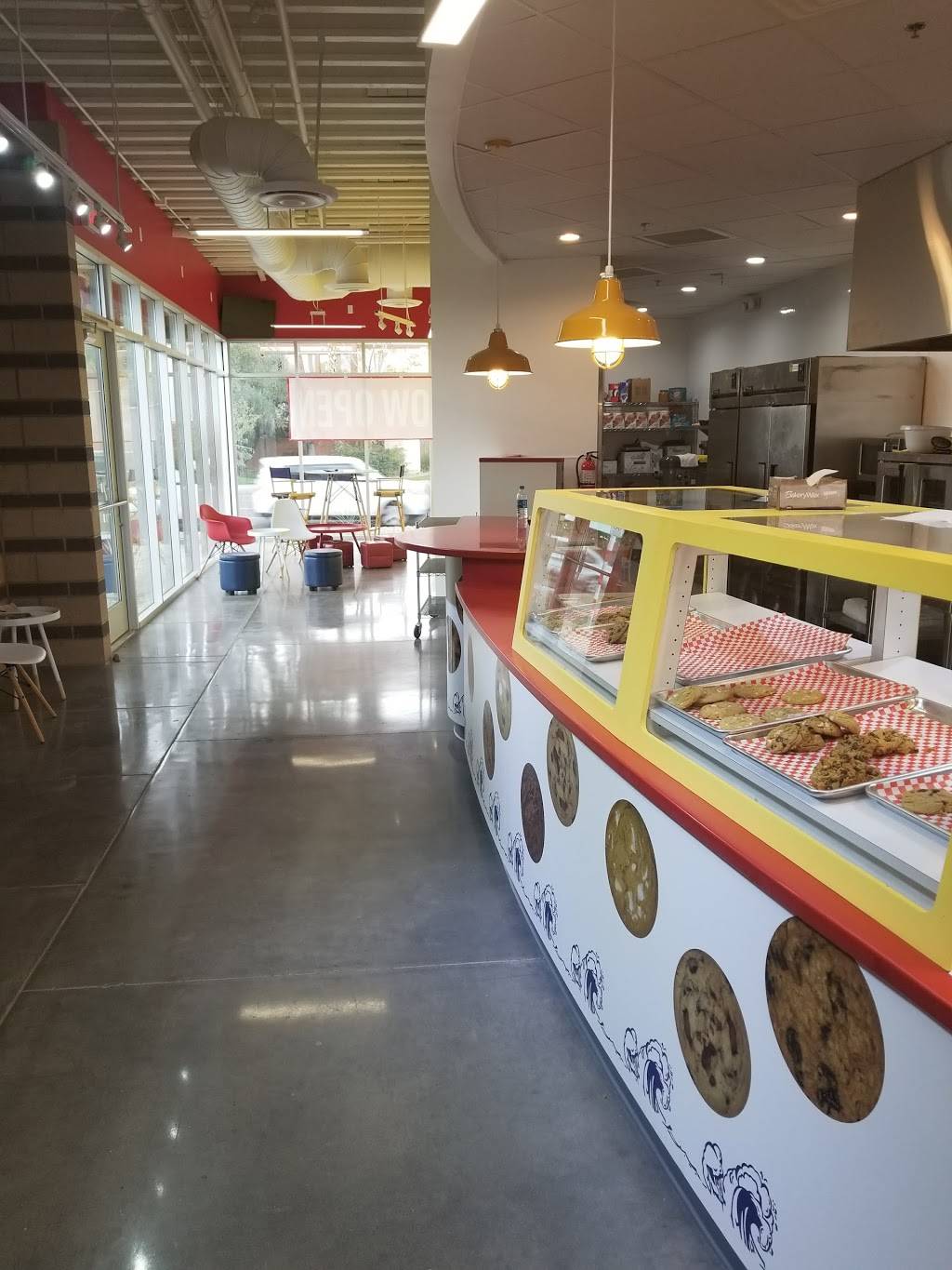 Uncle Biff’s Arizona | restaurant | 6239 N 7th St, Phoenix, AZ 85014, USA | 6028888990 OR +1 602-888-8990