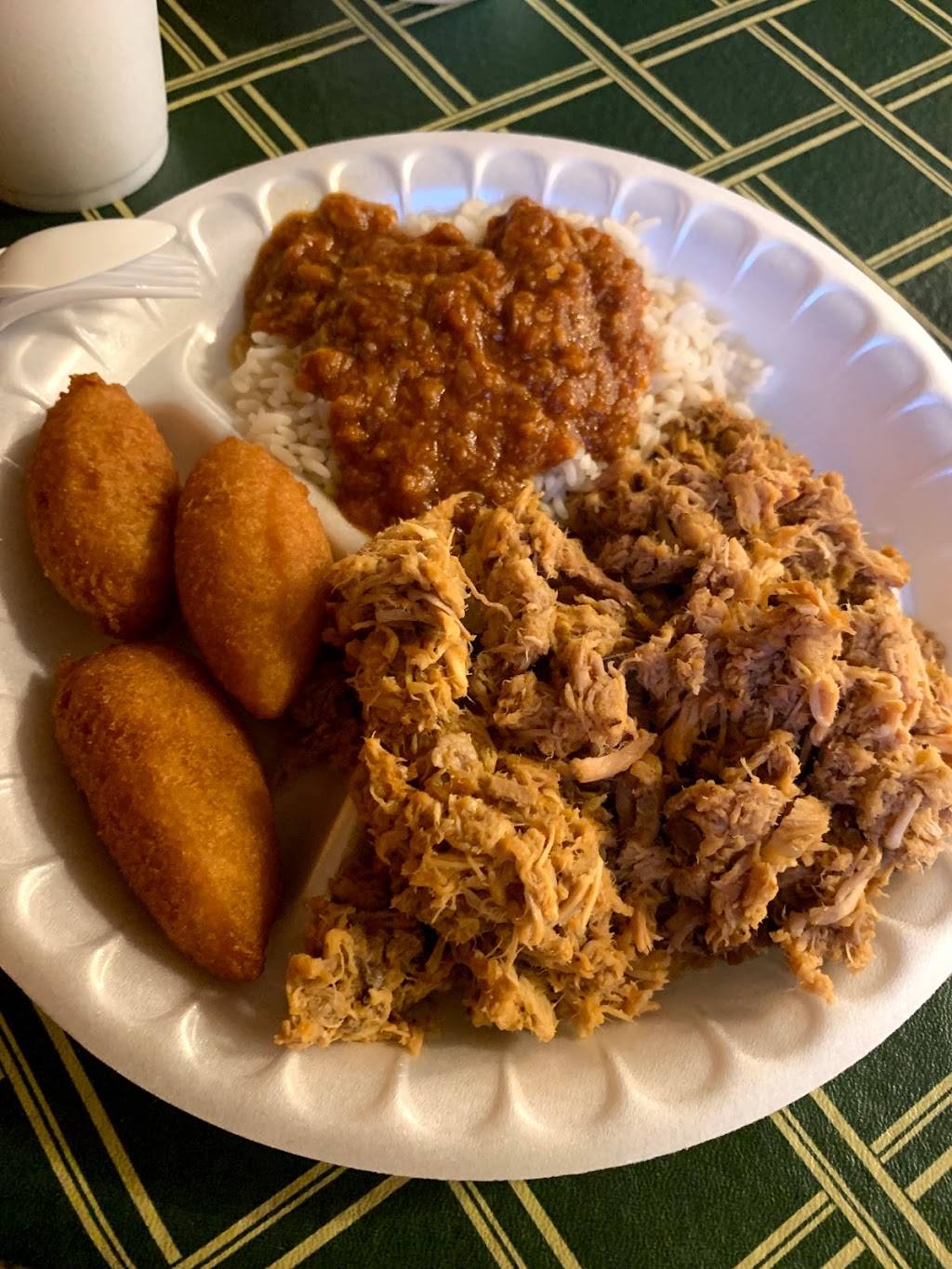 Bar-B-Que Hut | restaurant | 1380 S Guignard Dr, Sumter, SC 29150, USA | 8037735911 OR +1 803-773-5911