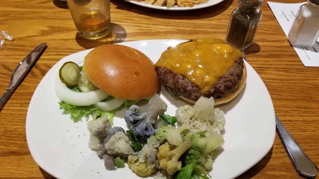 Big Buck Brewery | restaurant | 550 S Wisconsin Ave, Gaylord, MI 49735, USA | 9894487072 OR +1 989-448-7072