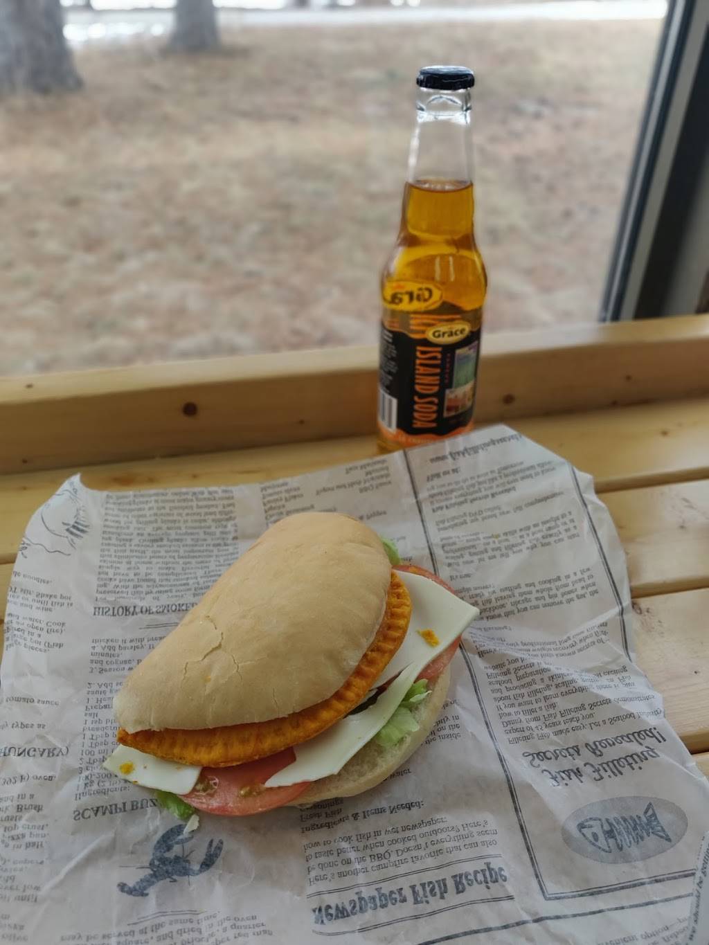 Georges Tastee Foods | restaurant | 20 Norfinch Dr, North York, ON M3N 1X1, Canada | 4167366868 OR +1 416-736-6868