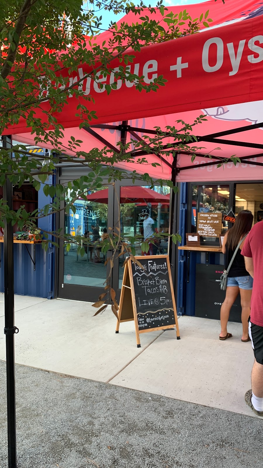 Lawrence Barbecue | restaurant | 900 Park Offices Dr Suite 120, Durham, NC 27703, USA | 9195936923 OR +1 919-593-6923