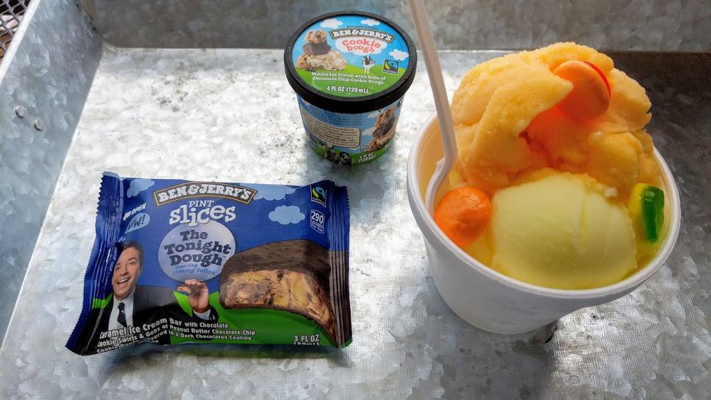 LICKS | sweet treats & eats | cafe | 12032 Red Arrow Hwy, Sawyer, MI 49125, USA | 2624237428 OR +1 262-423-7428