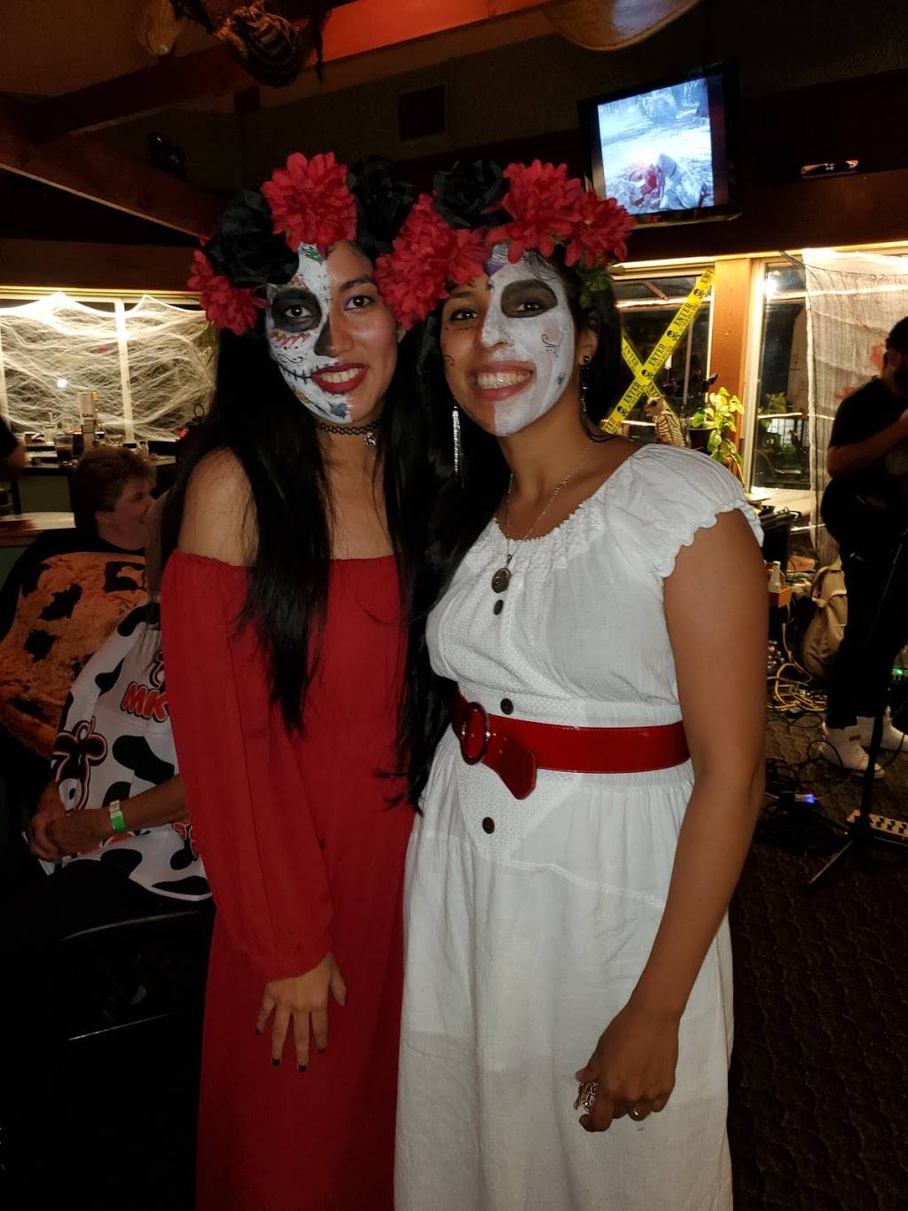 Harbour House Grill | restaurant | 727 Harbour St, Lefroy, ON L0L 1W0, Canada | 7054563663 OR +1 705-456-3663