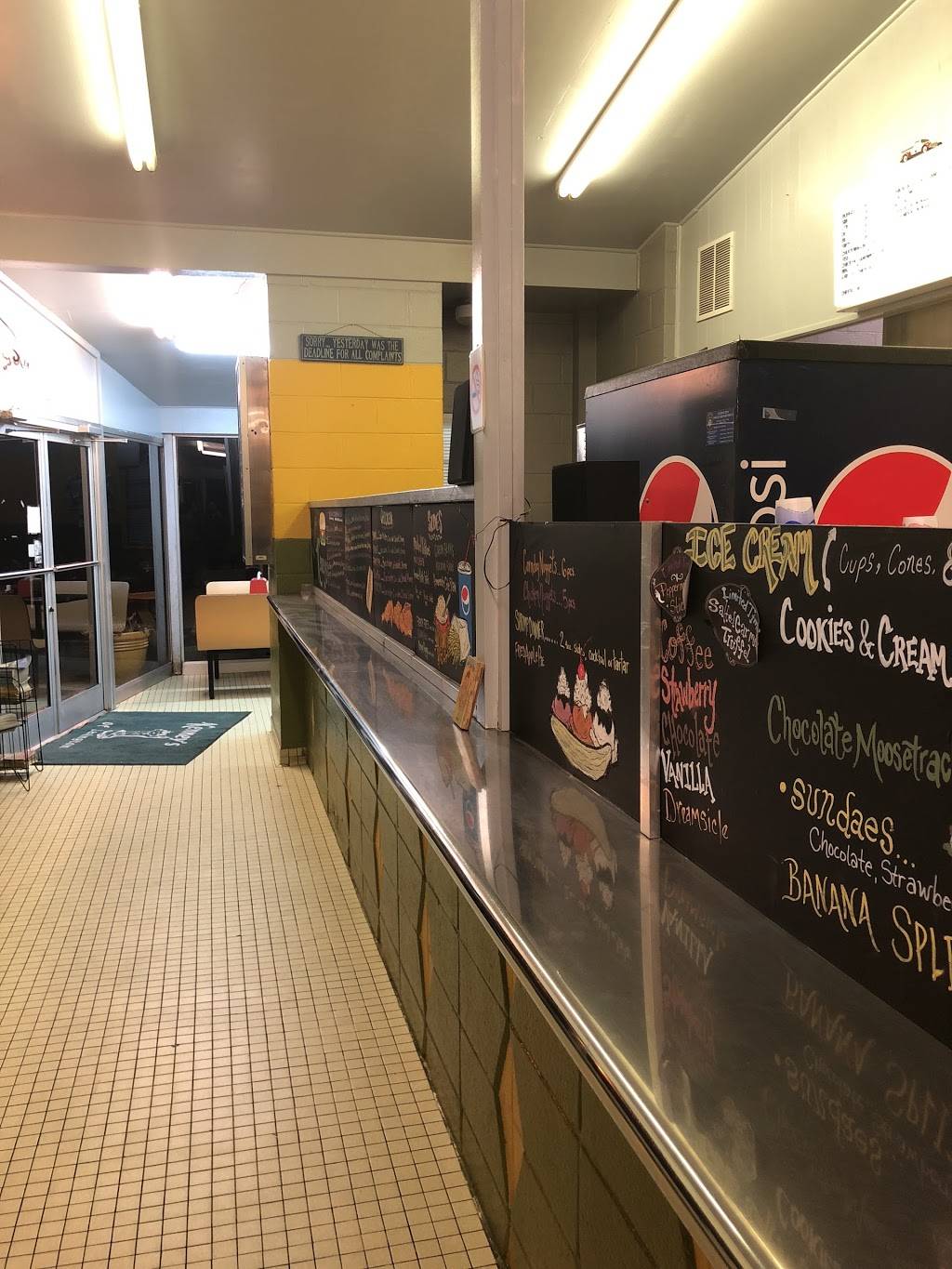 Kenneys | restaurant | 635 Waddell St, Lexington, VA 24450, USA | 5404635730 OR +1 540-463-5730