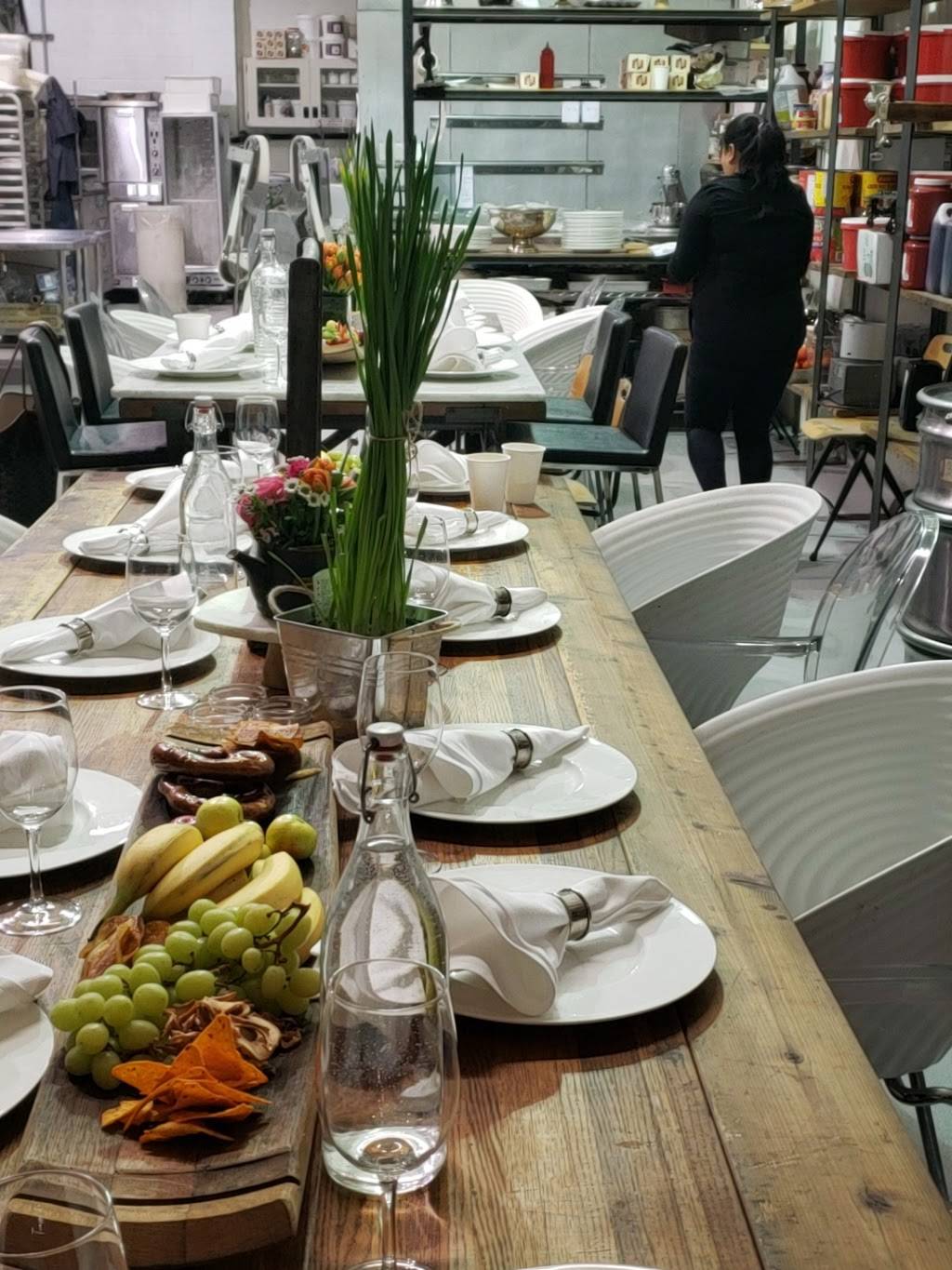 Cinq | restaurant | 11 Carlaw Ave Unit 5, Toronto, ON M4M 2R6, Canada | 4165585064 OR +1 416-558-5064