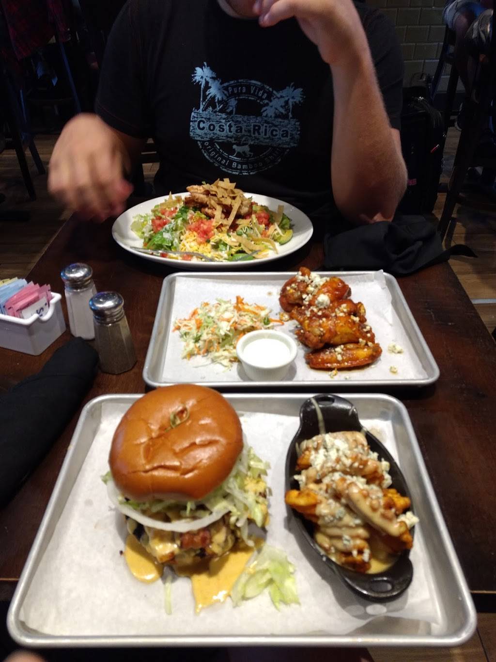 Henrys Tavern | Portland Airport | restaurant | 7000 NE Airport Way c2192, Portland, OR 97218, USA | 5039247909 OR +1 503-924-7909