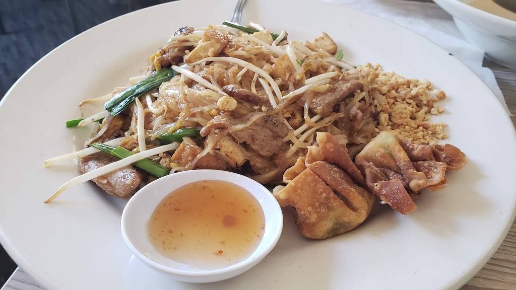 Star Anise Thai Cuisine | restaurant | 8935 Towne Centre Dr #115, San Diego, CA 92122, USA | 8585351668 OR +1 858-535-1668
