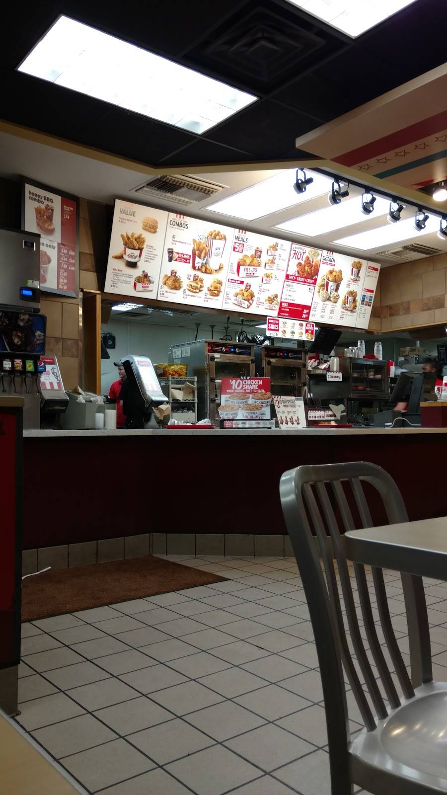 KFC | restaurant | 1414 E Apple Ave, Muskegon, MI 49442, USA | 2317773556 OR +1 231-777-3556