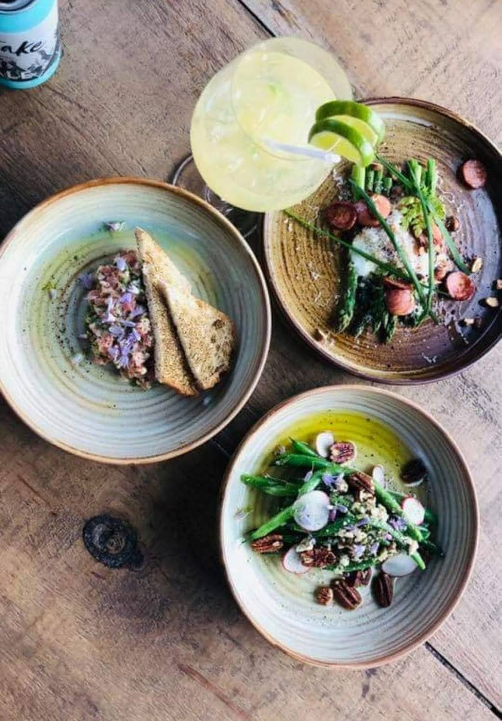 Bistro Lounge Garçons! | restaurant | 1049 Rue Valiquette, Sainte-Adèle, QC J8B 2M4, Canada | 4507451566 OR +1 450-745-1566