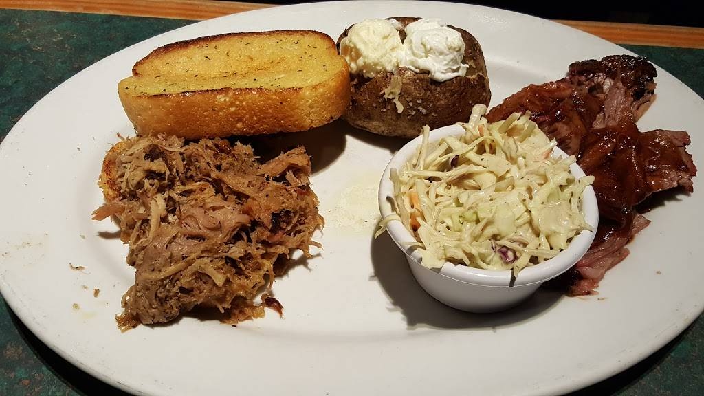 Smokey Bones Bar & Fire Grill | meal takeaway | 2660 S Dirksen Pkwy, Springfield, IL 62704, USA | 2175286410 OR +1 217-528-6410