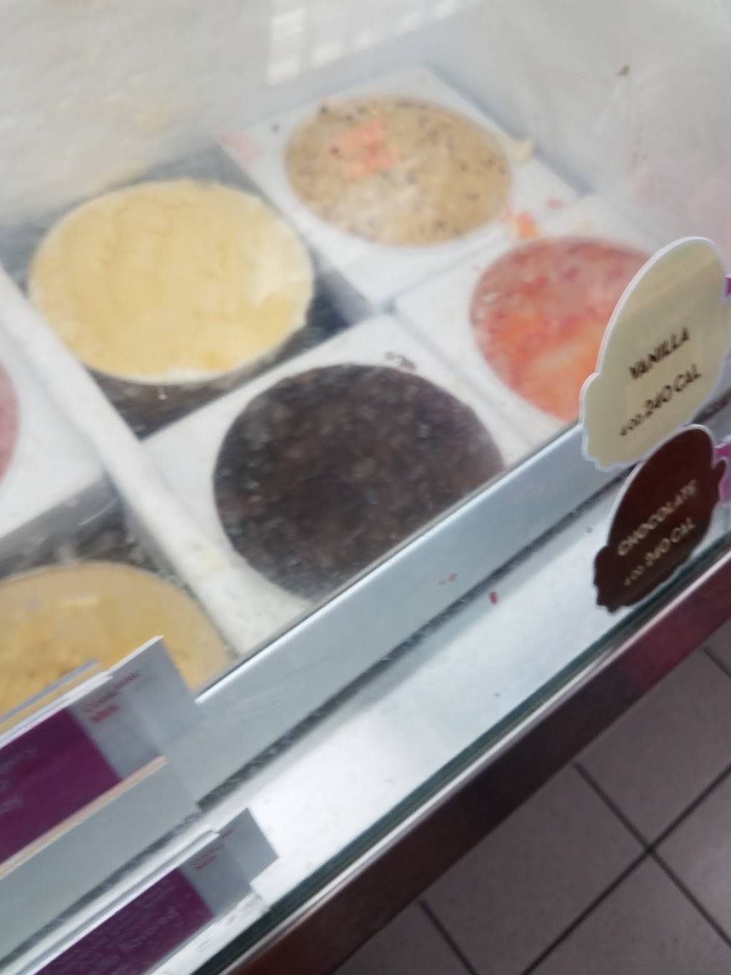 Dunkin | cafe | 955 Brook Forest Ave, Shorewood, IL 60404, USA | 8156095570 OR +1 815-609-5570