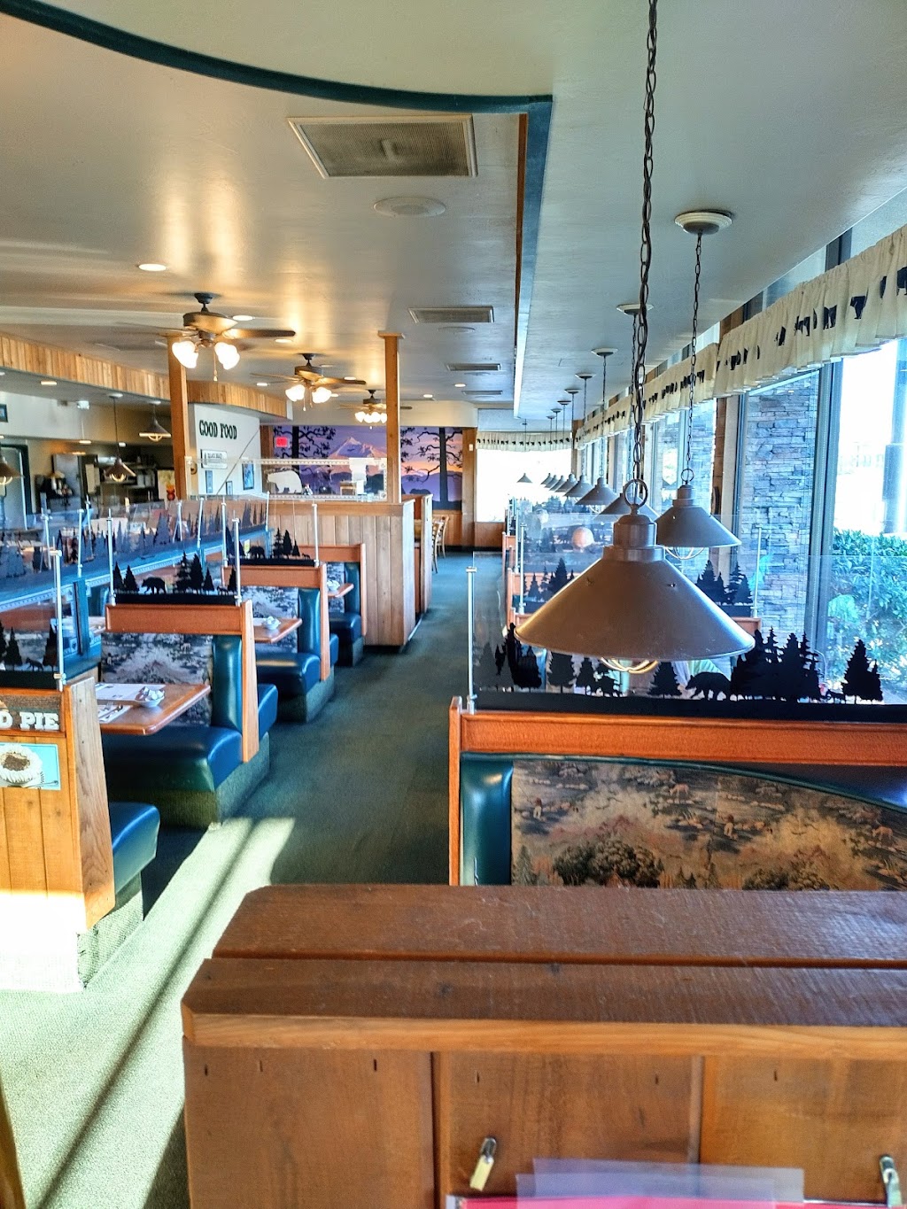 Black Bear Diner Medford | restaurant | 1150 E Barnett Rd, Medford, OR 97504, USA | 5417734060 OR +1 541-773-4060