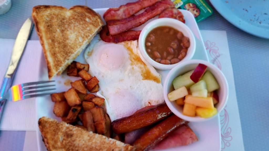 La Belle Province milad | restaurant | 7555 Boulevard Décarie, Montréal, QC H4P 2G9, Canada | 5143426577 OR +1 514-342-6577