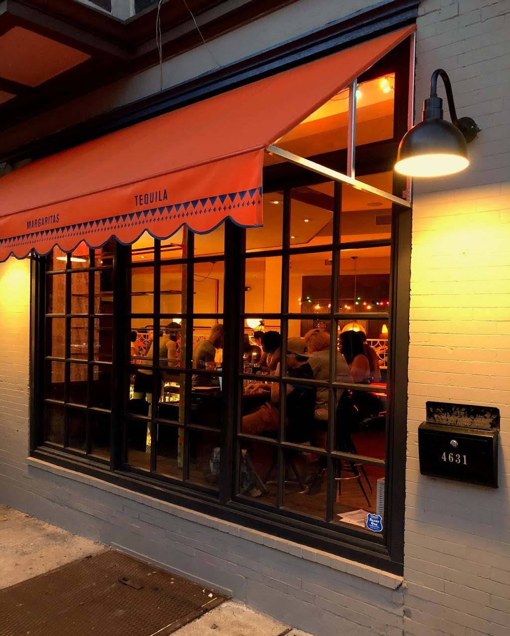 Loco Pez | restaurant | 4631 Baltimore Ave, Philadelphia, PA 19143, USA | 2157969890 OR +1 215-796-9890