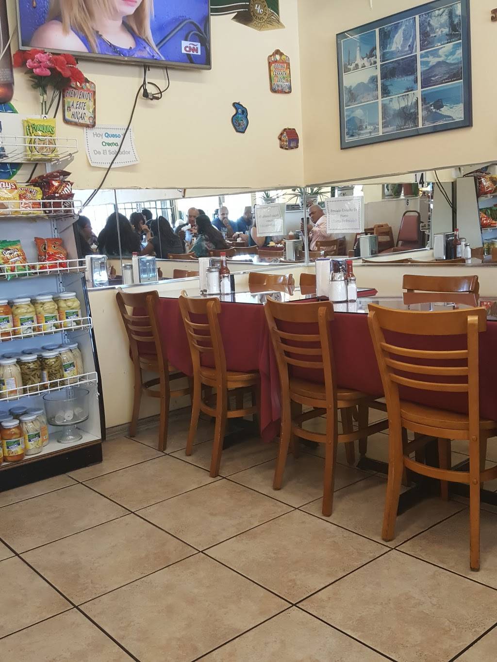 Izalco Restaurant | restaurant | 10729 Burbank Blvd, North Hollywood, CA 91601, USA | 8187600396 OR +1 818-760-0396