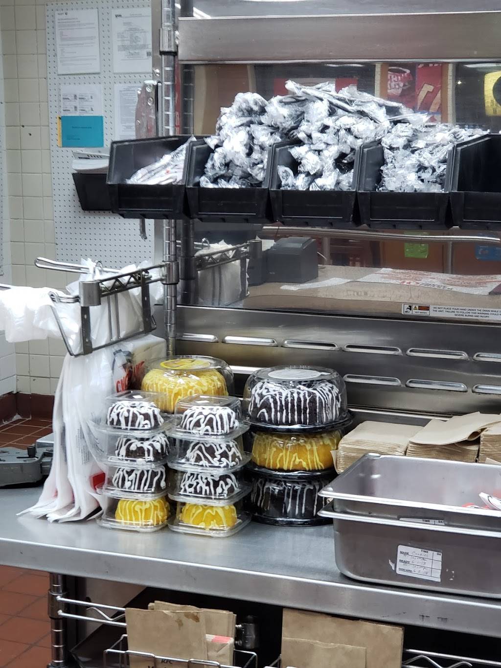 KFC | restaurant | 158-05 Union Tpke, Flushing, NY 11366, USA | 7183806153 OR +1 718-380-6153