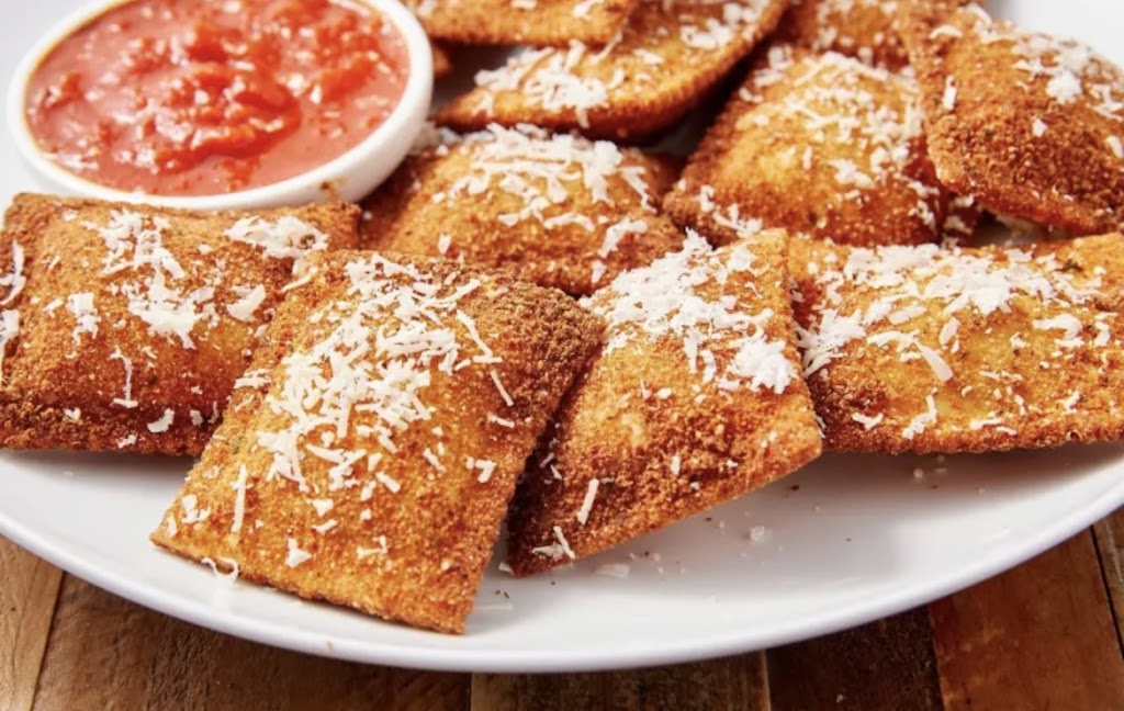 Fratellis Restaurant & Pizza | restaurant | 351 Neighborhood Rd, Mastic Beach, NY 11951, USA | 6312819828 OR +1 631-281-9828