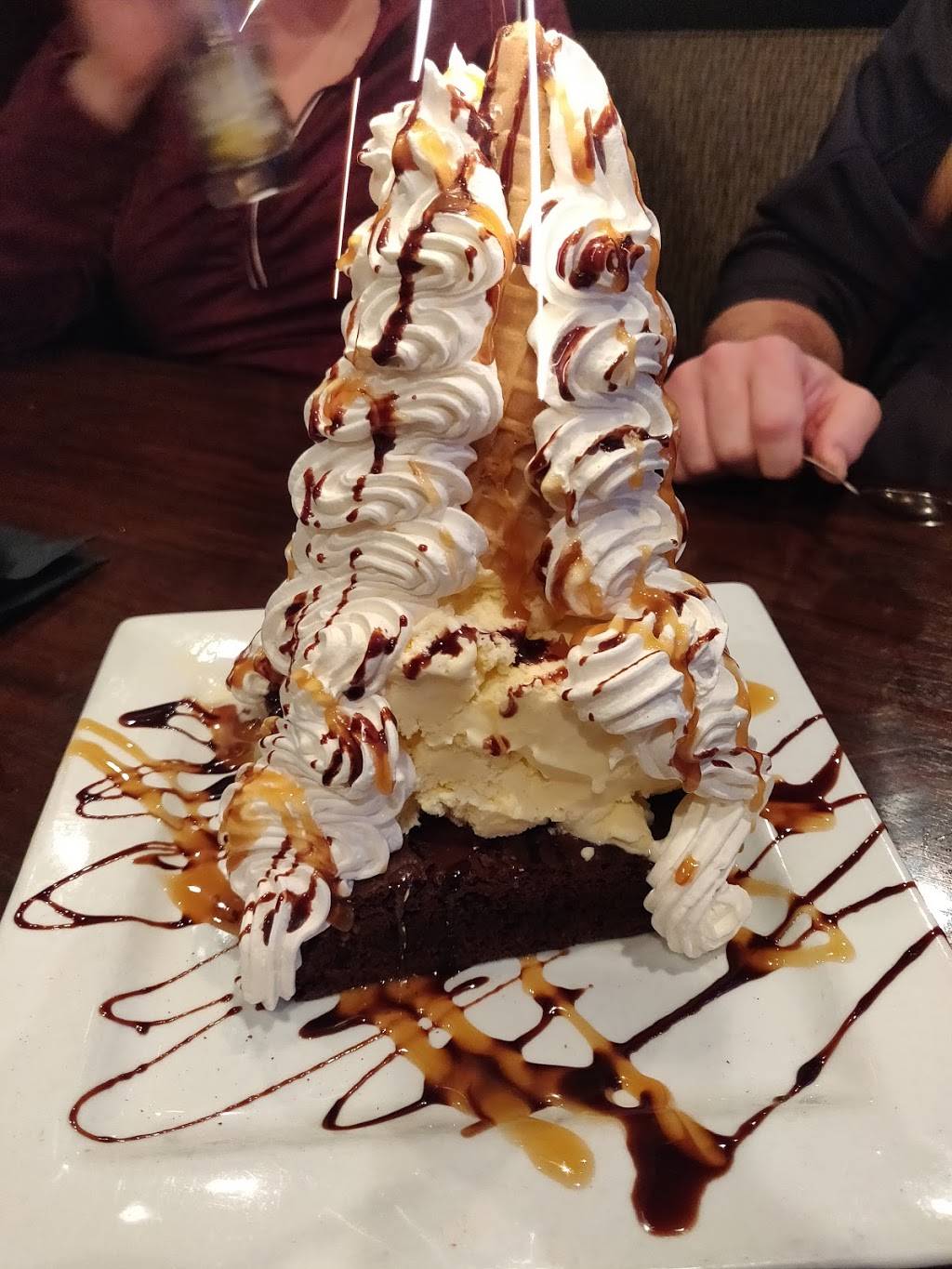 Black Rock Bar & Grill | restaurant | 10100 Highland Rd, Hartland, MI 48353, USA | 8106325500 OR +1 810-632-5500