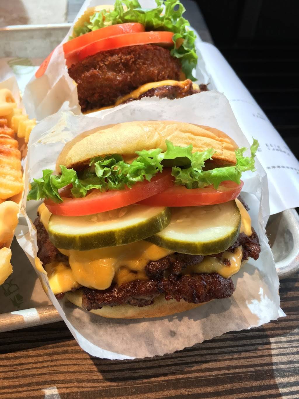 Shake Shack | restaurant | 15030 North Scottsdale Road #180g1a, Scottsdale, AZ 85254, USA | 6023622020 OR +1 602-362-2020