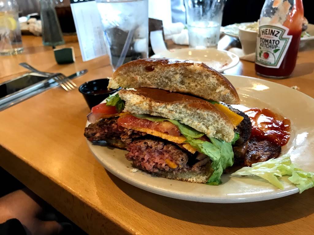 Upland Columbus Pump House | restaurant | 148 Lindsey St, Columbus, IN 47201, USA | 8127993587 OR +1 812-799-3587