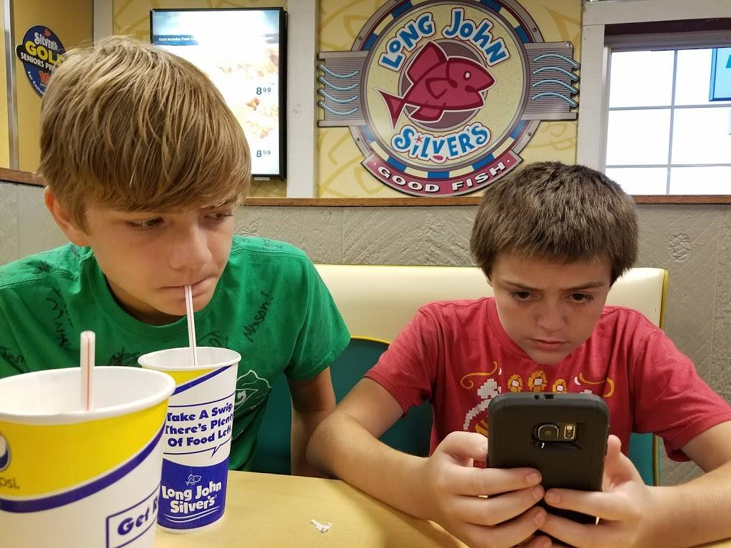 Long John Silvers | restaurant | 3717 Nameoki Rd, Granite City, IL 62040, USA | 6188777788 OR +1 618-877-7788