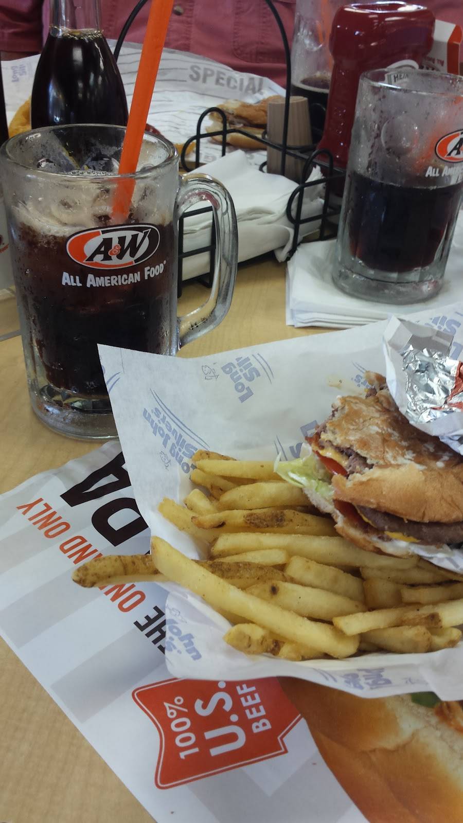 A&W Restaurant | restaurant | 243 Flemingsburg Rd, Morehead, KY 40351, USA | 6067846605 OR +1 606-784-6605