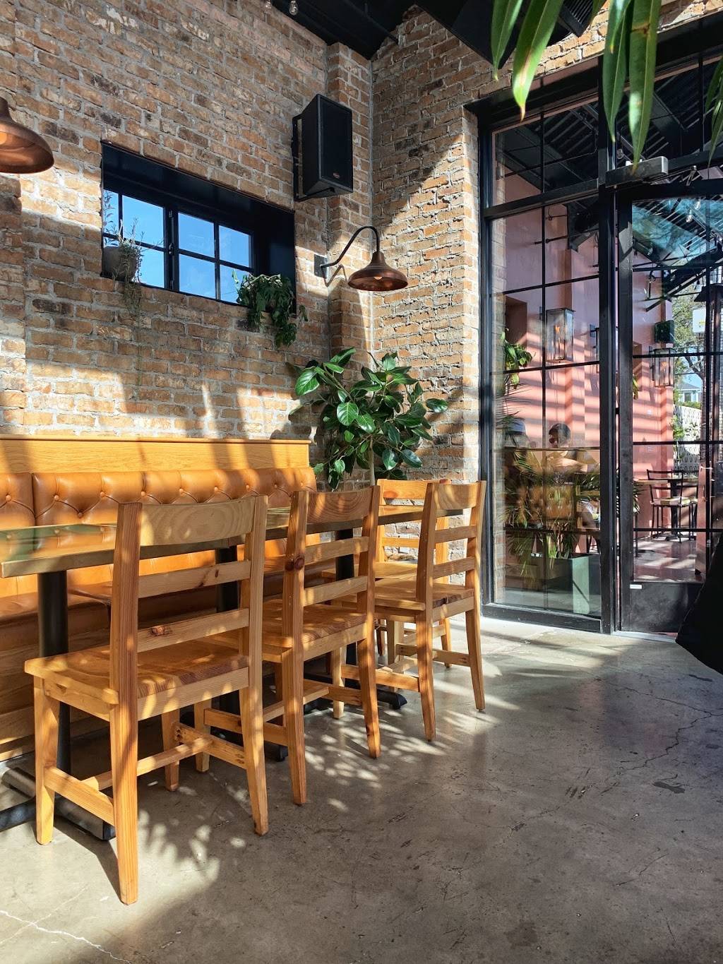 OSTIA | restaurant | 2050 Dunlavy St, Houston, TX 77006, USA | 7133249288 OR +1 713-324-9288