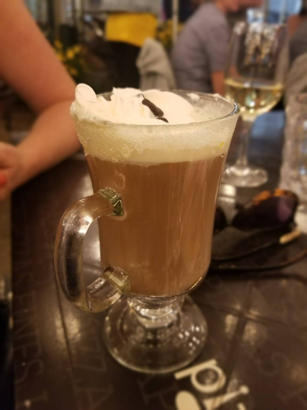 Pizza & Cie | restaurant | 814-1 Rue de Saint Jovite, Mont-Tremblant, QC J8E 3J8, Canada | 8194258233 OR +1 819-425-8233