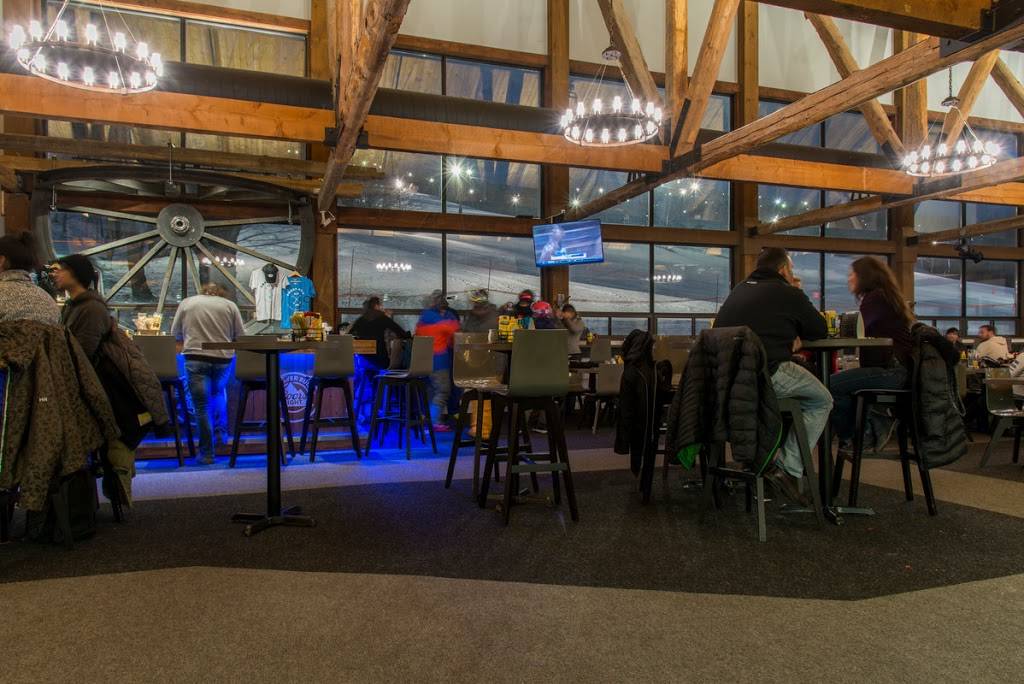 Bullwheel Pub | restaurant | 148-172 Gord Canning Dr, The Blue Mountains, ON L9Y 0V9, Canada | 8774450231 OR +1 877-445-0231