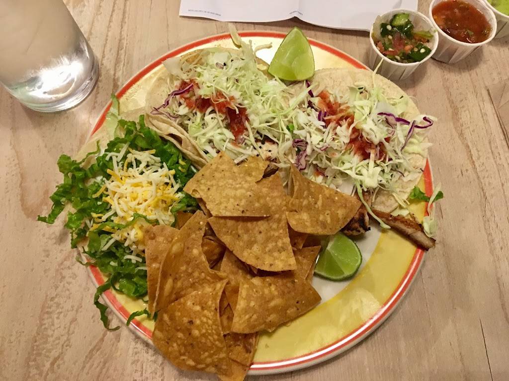 Dos Coyotes Border Café | restaurant | 13385 Folsom Blvd, Folsom, CA 95630, USA | 9163519750 OR +1 916-351-9750