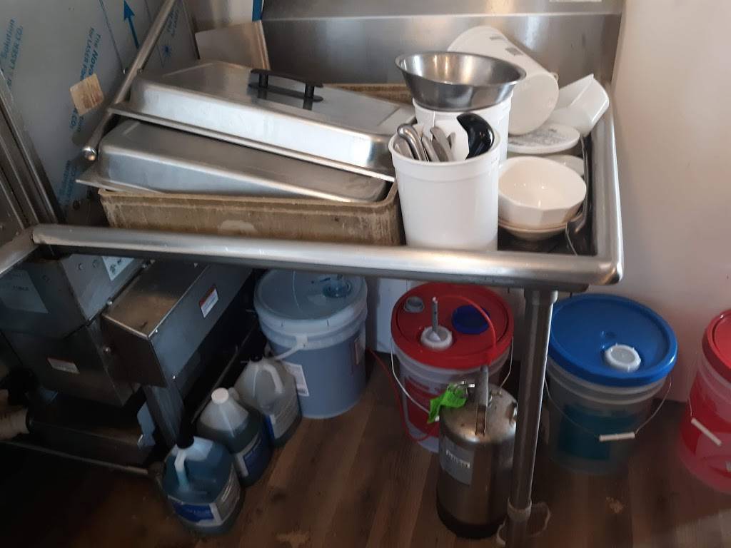 Crazy Bobs BBQ | restaurant | Brooks Park Dr, Okoboji, IA 51355, USA | 7123328013 OR +1 712-332-8013