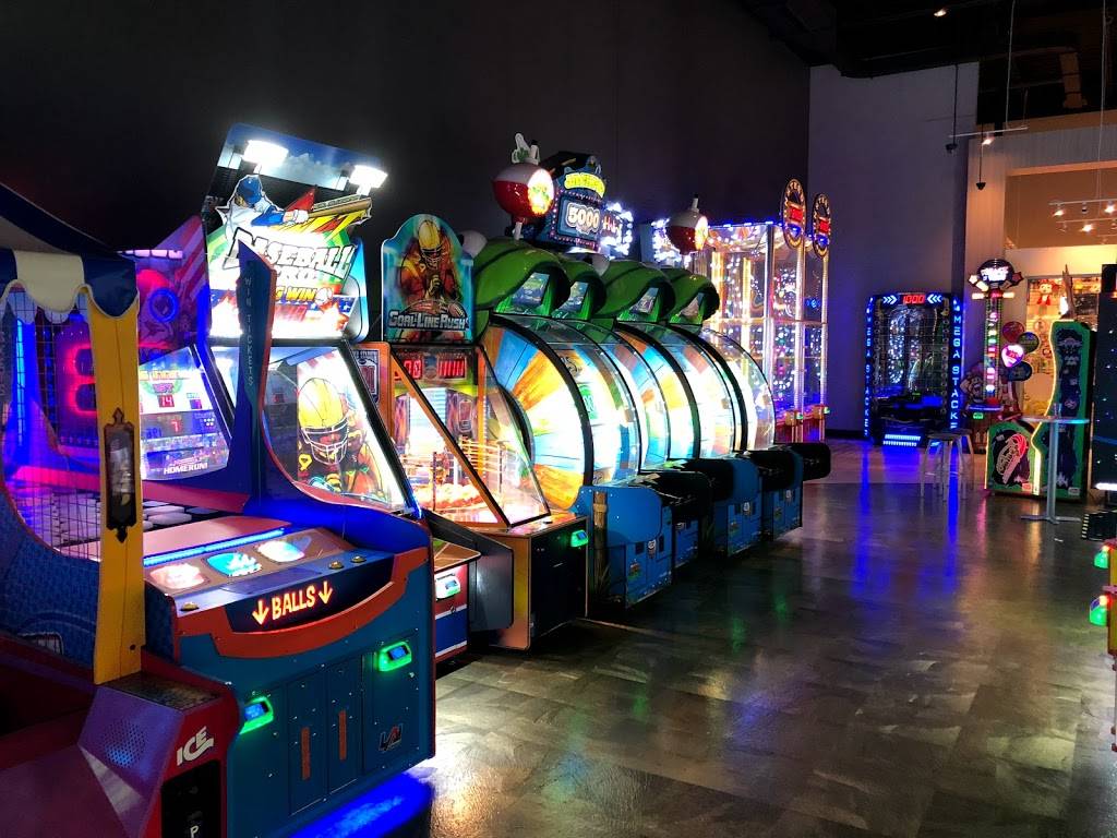 Main Event Entertainment | restaurant | 2575 Pratum Ave, Hoffman Estates, IL 60192, USA | 8476451111 OR +1 847-645-1111