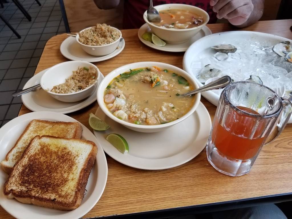 Connies Seafood | restaurant | 7502 Long Point Rd, Houston, TX 77055, USA | 7136883318 OR +1 713-688-3318