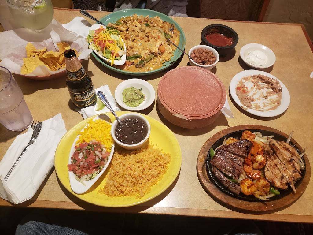 Pine Island | shopping mall | 8800-8900, FL-84, Davie, FL 33324, USA | 5616302300 OR +1 561-630-2300