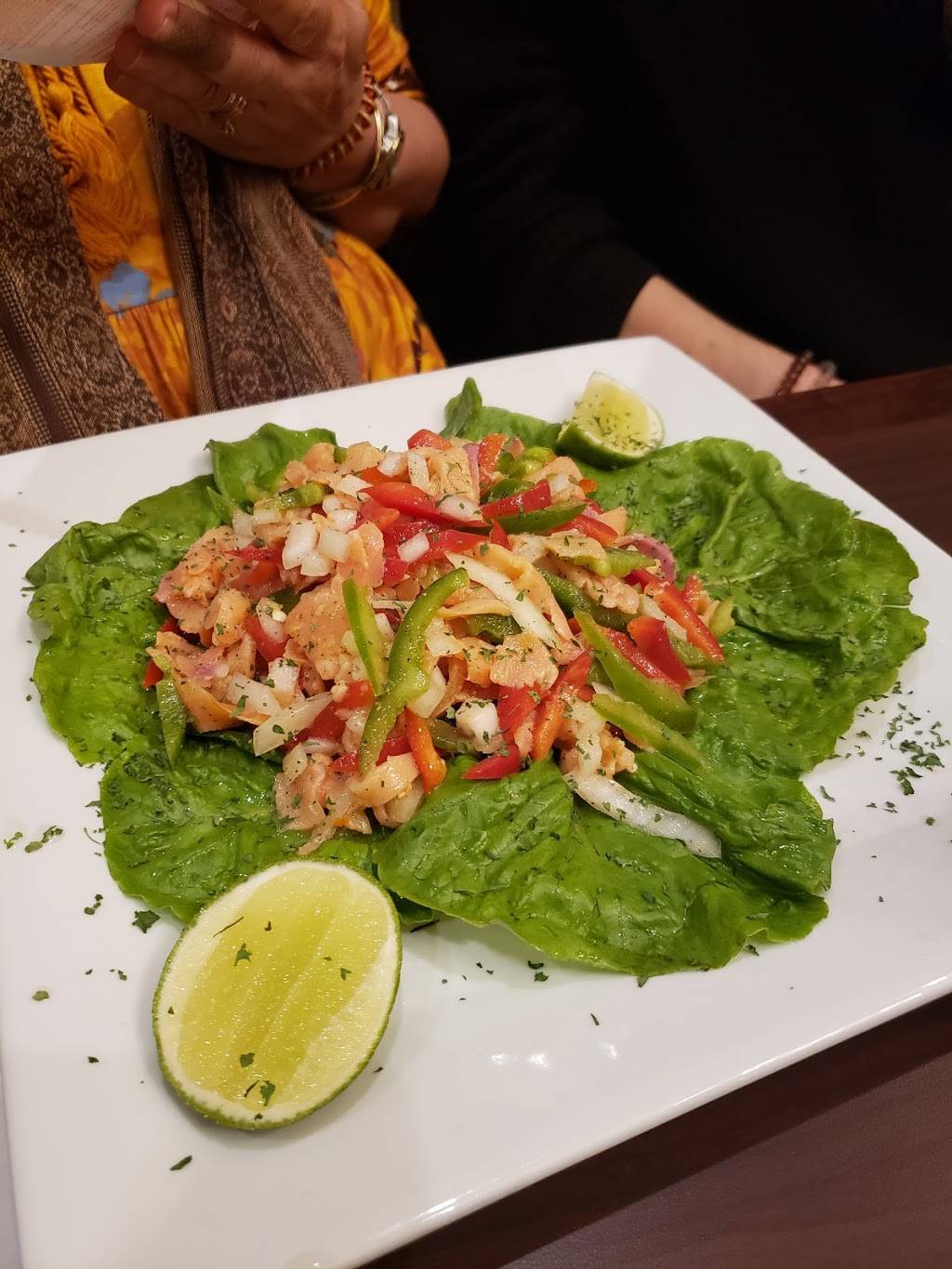 El Pez Dorado Bar & Grill | restaurant | 4323, 678 Essex St, Lawrence, MA 01841, USA | 9789751141 OR +1 978-975-1141