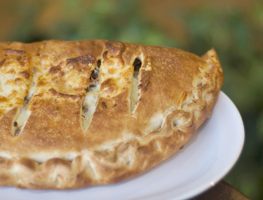 Al Zuhour pizza & market | restaurant | 2768 E 5th Ave, Columbus, OH 43219, USA | 6149145137 OR +1 614-914-5137