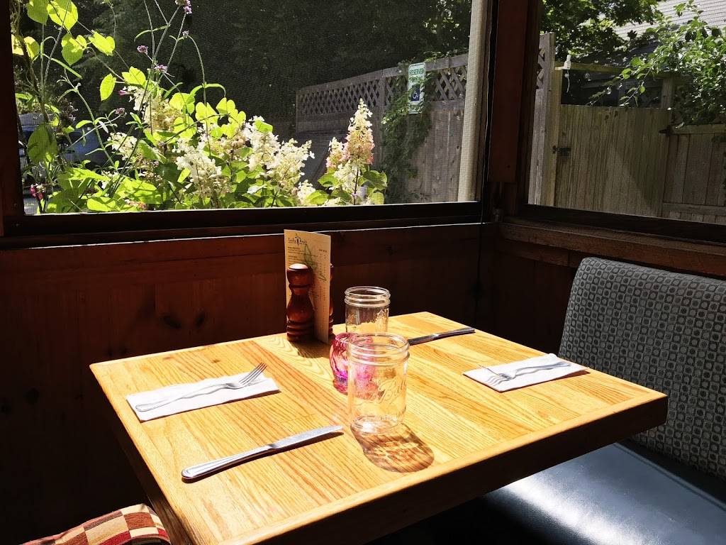 Lucky Hanks | restaurant | 218 Upper Main St, Edgartown, MA 02539, USA | 5089394082 OR +1 508-939-4082